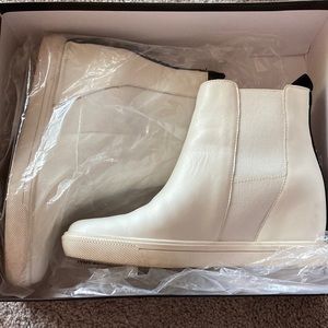DKNY Coley-Wedge Sneakers